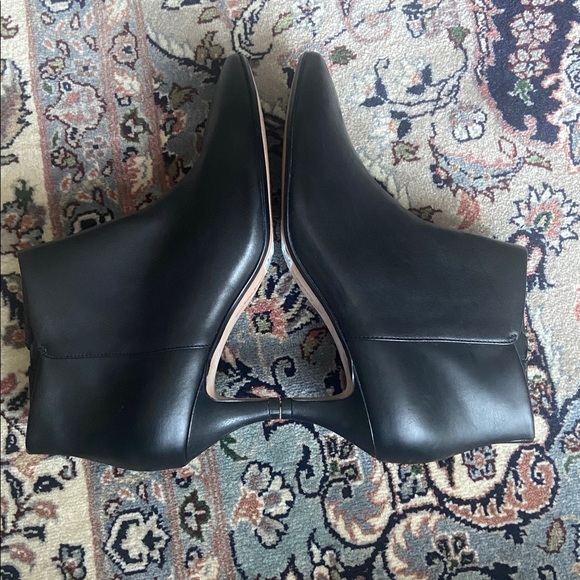 Clarks Linvale Sea Ankle boot Black Leather Kitten Heel size 8 - Picture 11 of 12